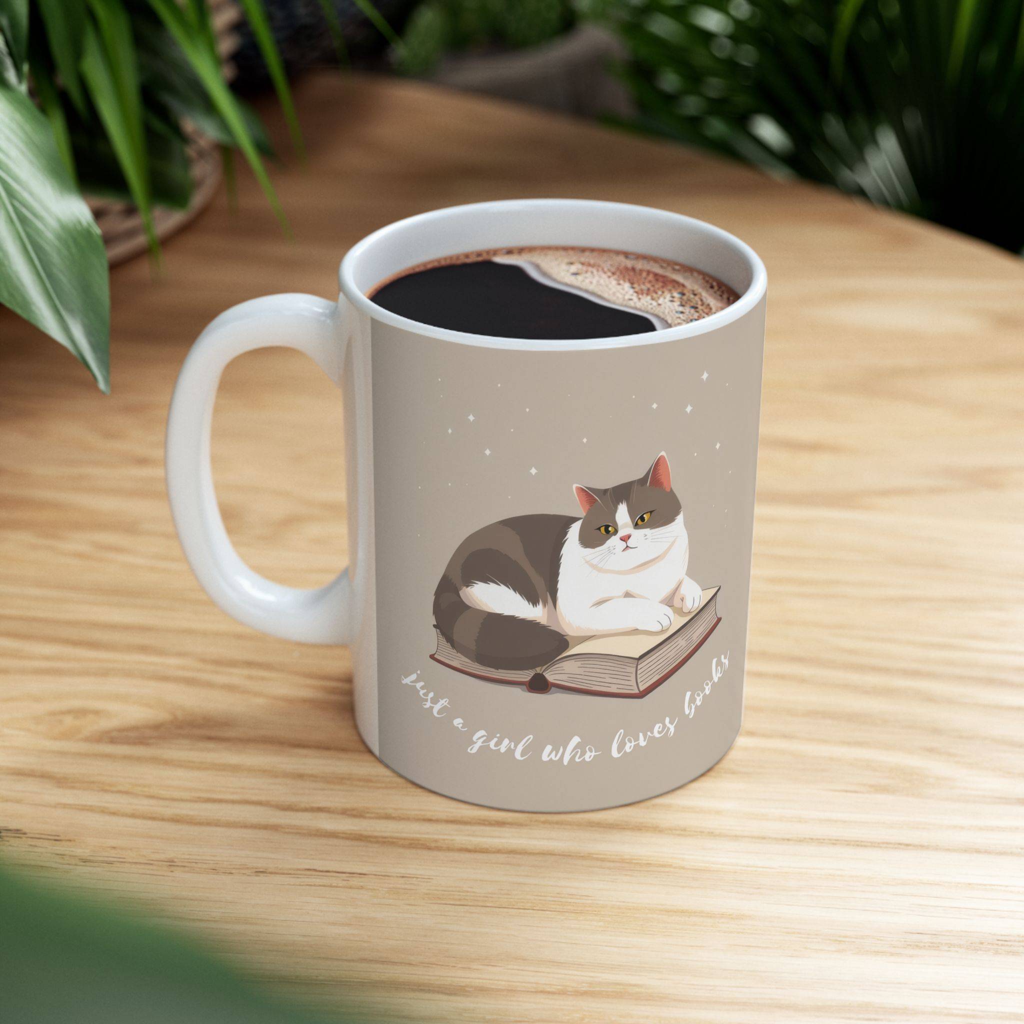 Book Lover Mug Bicolor Cat "just a girl who loves books" - Beige - Image 2