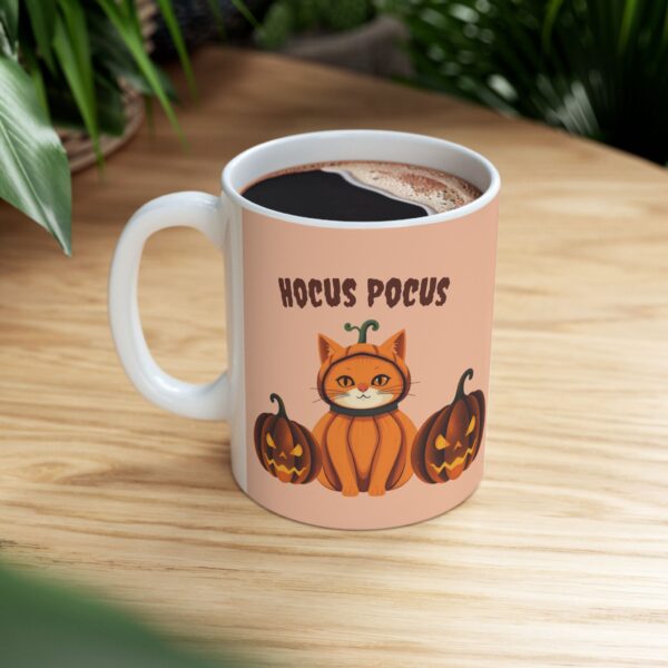 Halloween Mug Orange Cat Pumpkin "Hocus Pocus" - Beige - Image 4