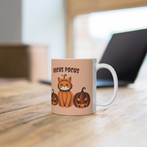 Halloween Mug Orange Cat Pumpkin "Hocus Pocus" - Beige (EU) - Image 3
